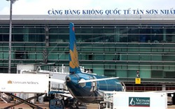 Bàn giao tới Công an 2 nhóm khách đánh nhau tại sân bay Tân Sơn Nhất