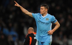 Milner dè chừng Manchester United