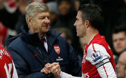 Van Persie phủ nhận chuyện bất đồng với Wenger