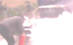 Clip: Cháy xe ô tô vào chiều mùng Ba Tết