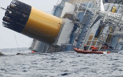 Tàu Costa Concordia phải &#34;chết dí&#34; cả năm nữa