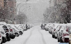 Italia chìm trong tuyết rơi dày hiếm thấy