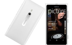 Ngắm Lumia 800 trắng của Nokia