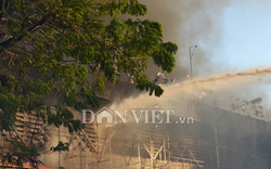 Cháy chợ Quảng Ngãi: Vẫn phải tiếp tục dập lửa
