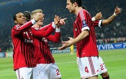 Robinho tỏa sáng, Milan “đập” Arsenal tơi bời