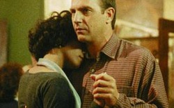 Kevin Costner sẽ &#34;tỏ tình&#34; tại lễ tang Whitney