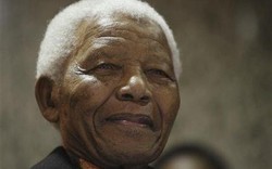 Cựu Tổng thống Nam Phi Nelson Mandela nhập viện