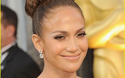 Jennifer Lopez xúng xính váy áo dự Oscar