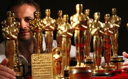 Đấu giá 15 bức tượng Oscar, thu hơn 3 triệu USD