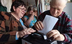 Chùm ảnh: Người Nga nô nức bỏ phiếu bầu cử