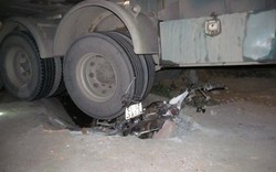 Xe container gây tai nạn liên hoàn, ba người chết