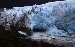Tường băng đổ sập ngoạn mục ở Argentina