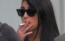 15 tuổi, con gái Madonna đã phì phèo thuốc lá