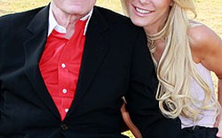 Ông chủ Playboy đã rước cô dâu kém 60 tuổi về dinh