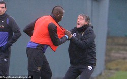 Mancini và Balotelli suýt... tẩn nhau trên sân tập