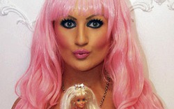 Nữ thạc sĩ có ngoại hình như búp bê Barbie