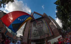 Dân Venezuela mong ngóng Tổng thống Hugo Chavez