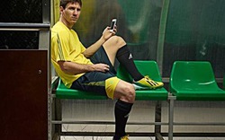 Chơi trội, Messi thuê người quản lý Twitter