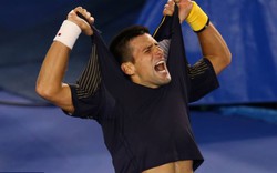 Australia 2013: Djokovic &#34;khổ chiến&#34; mướt mồ hôi