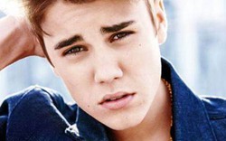 Phản cảm cảnh Justin Bieber tụt quần chụp ảnh