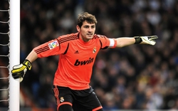 M.U bất ngờ hỏi mua thủ môn Iker Casillas
