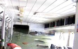 Chìm tàu cao tốc Phú Quý-Phan Thiết, nước mênh mông trong khoang