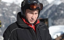 Clip: Tổng thống Nga Putin trổ tài trượt tuyết