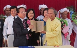 Ninh Thuận: Bàn giao thư tịch cổ Chăm 