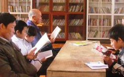 Dân đóng góp lập thư viện thôn 