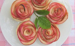 Bánh tart hoa hồng dễ làm cho Valentine lãng mạn