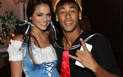Sắp tới Lễ tình nhân, Neymar bất ngờ chia tay bạn gái
