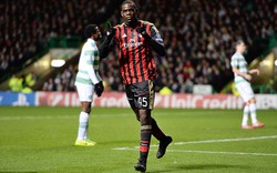 Pha làm bàn không tưởng của Balotelli giúp Milan chiến thắng