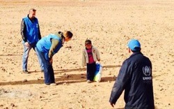 Phát hiện bé 4 tuổi một mình trên sa mạc