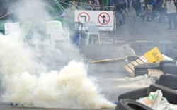 Cảnh sát Thái Lan đụng độ với người biểu tình