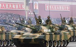 Lính Trung Quốc quá béo, ngồi không lọt xe tăng