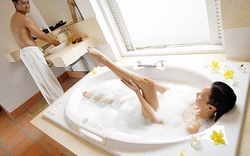 Tắm nước nóng trước khi “yêu” làm giảm ham muốn