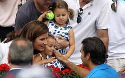 Hai công chúa nhà Federer &#34;nứt mắt&#34; đã học quần vợt