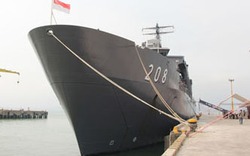Tàu đổ bộ Hải quân Singapore thăm Đà Nẵng