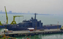 Chùm ảnh chiến hạm đổ bộ hiện đại nhất Singapore tại Đà Nẵng