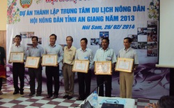 Nông dân làm du lịch