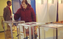 Những hình ảnh đầu tiên của cuộc bỏ phiếu trưng cầu ở Crimea
