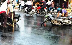 Ngã xe…mới thấy được bản chất của một số người Việt!
