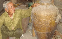 Già làng Rơ Ô Nang giữ gìn bảo vật quý