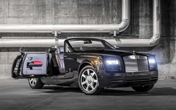 Cận cảnh siêu phẩm Phantom Drophead Coupe Nighthawk