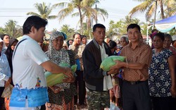 Hội người Campuchia gốc Việt hỗ trợ bà con nghèo đón Tết