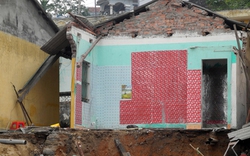 Quảng Ninh: Thi công kè làm nhiều nhà dân bị sập, nứt