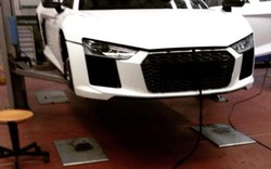 Siêu xe Audi R8 bị “chộp” tại nhà máy