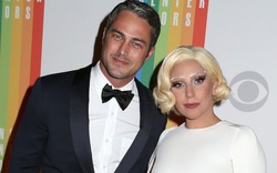 Lady Gaga khoe nhẫn đính hôn