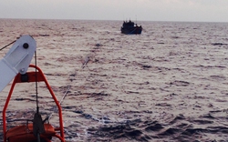 Sáng mùng 3 Tết, cứu 9 thuyền viên trôi dạt trên biển