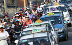 Giá cước taxi  đã giảm đến 32%